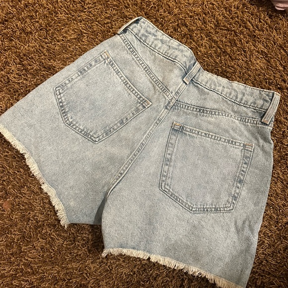 H&M shorts - Picture 3 of 3